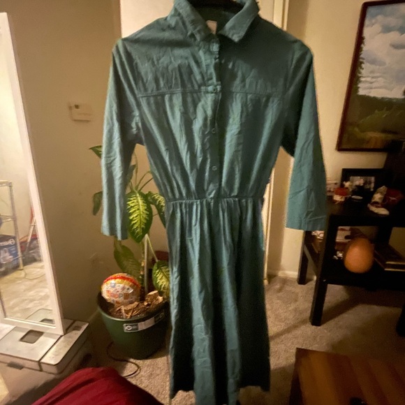 Dresses - Picture 4 of 5